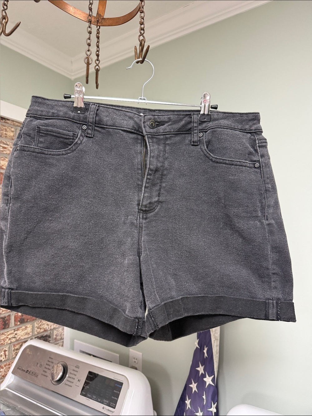 Sonoma Women's Jean Shorts in Faded Black